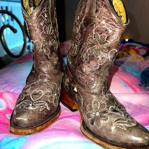 Girls leather western boots.